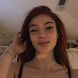 Meet your Posher, Chloe